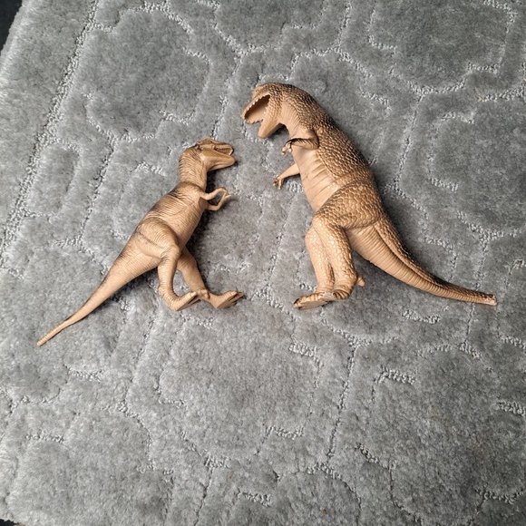 DINOSAURS LOT OF 2 CHINA TYRANNOSAURUS REX DINOSAUR PLASTIC TOY PLAY REALISTIC - Picture 7 of 9